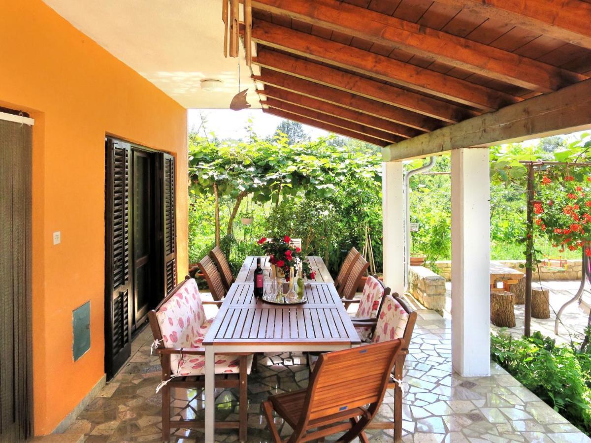 La Donja - Lbn340 By Interhome *