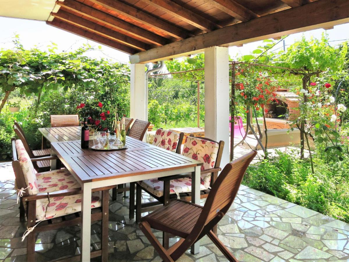 La Donja - Lbn340 By Interhome *